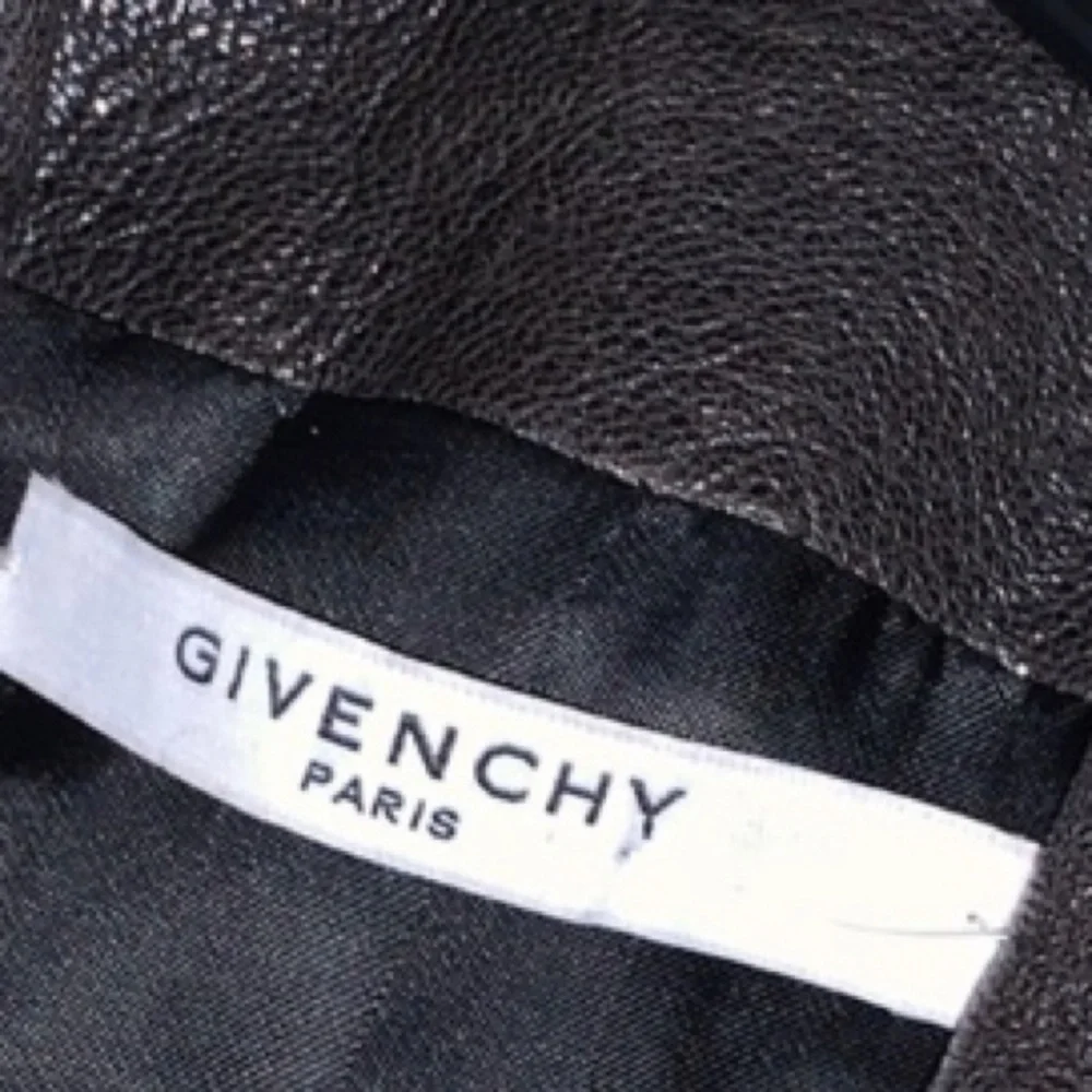 Like if U ❤️ 2 TRADE - Picture 7 of 16